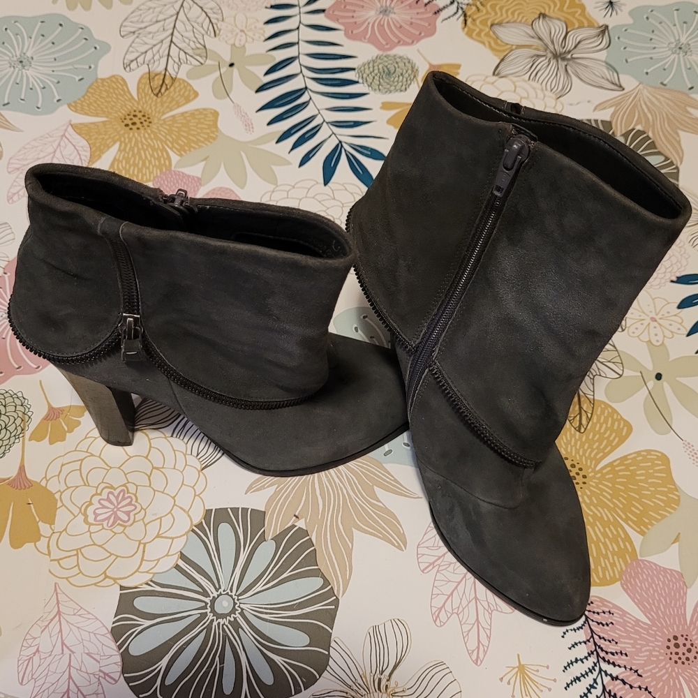 UK3 Booties - Picture 5 of 6
